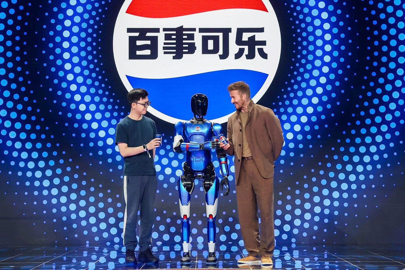 智元機器人攜手百事中國共創“百事藍寶” ...